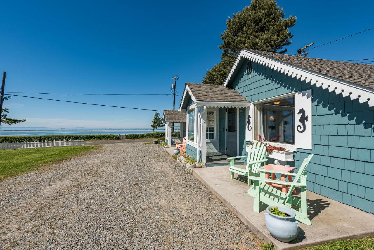 Juan De Fuca Waterfront Hotel & Cottages ซีควิม ภายนอก รูปภาพ