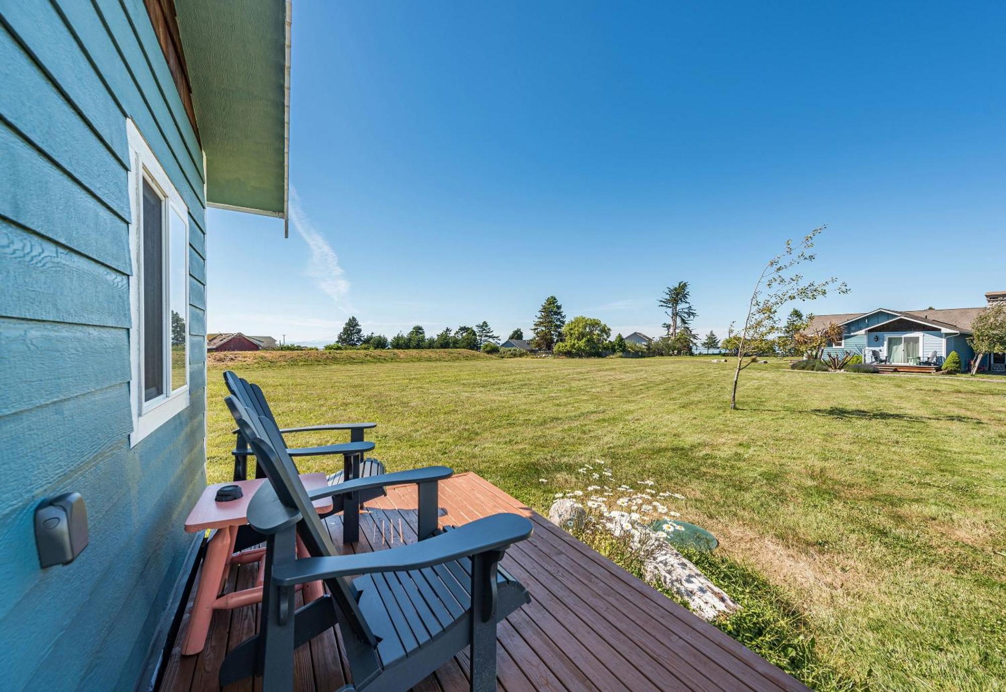Juan De Fuca Waterfront Hotel & Cottages ซีควิม ภายนอก รูปภาพ
