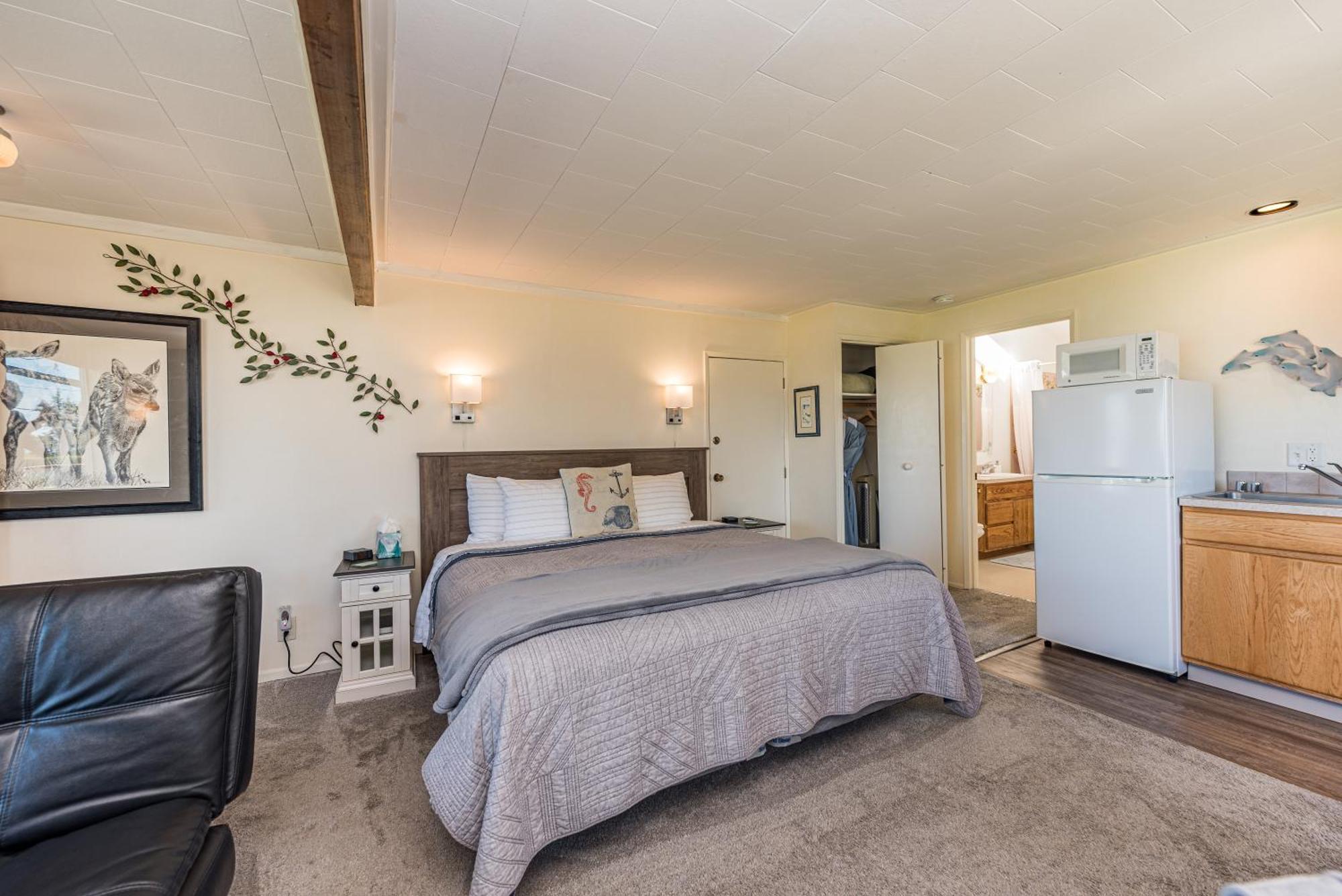 Juan De Fuca Waterfront Hotel & Cottages ซีควิม ภายนอก รูปภาพ