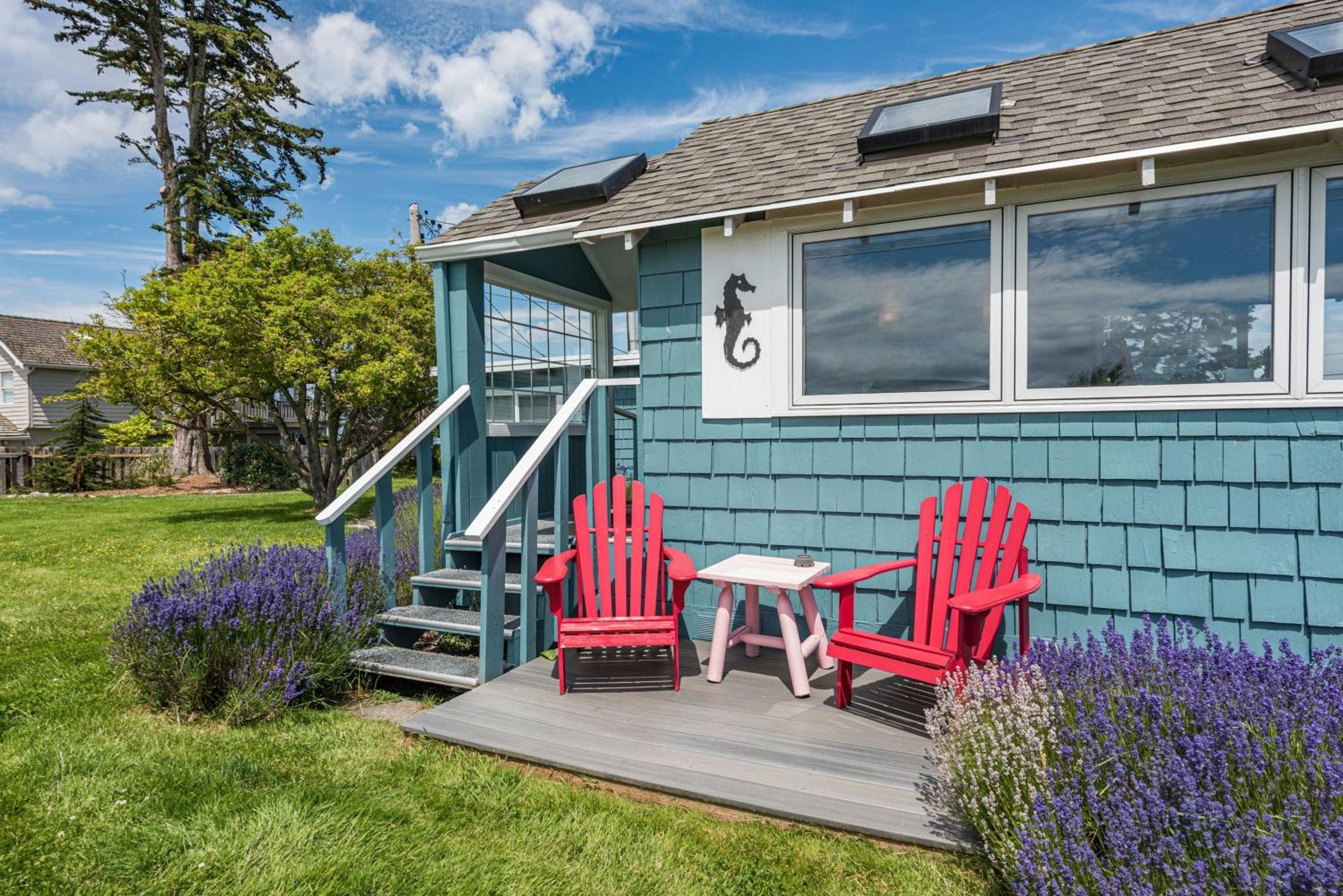 Juan De Fuca Waterfront Hotel & Cottages ซีควิม ภายนอก รูปภาพ
