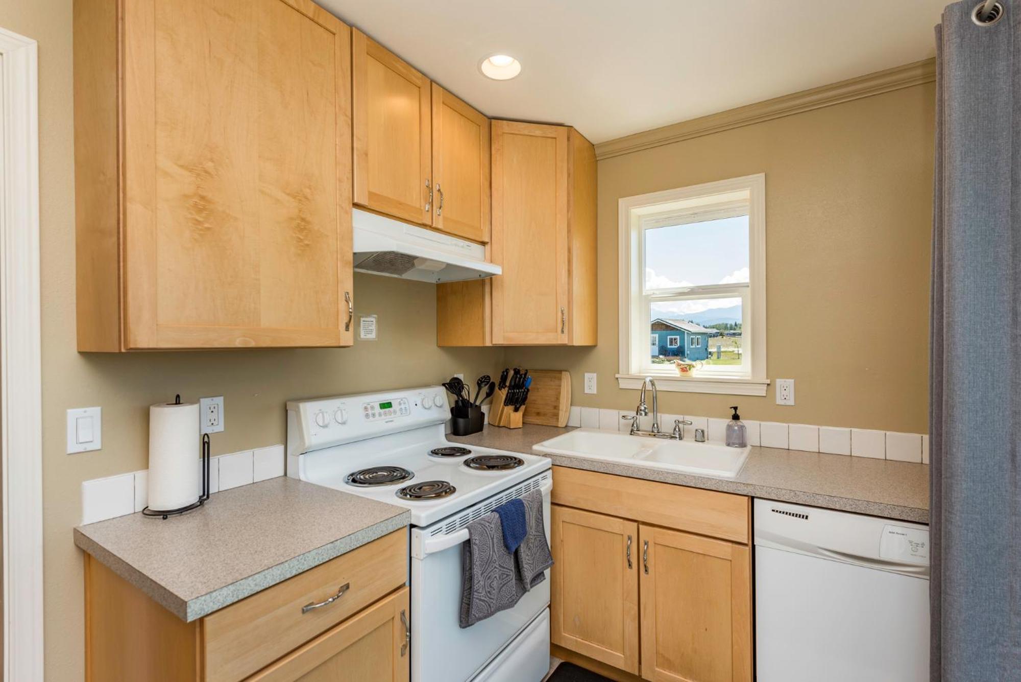 Juan De Fuca Waterfront Hotel & Cottages ซีควิม ภายนอก รูปภาพ
